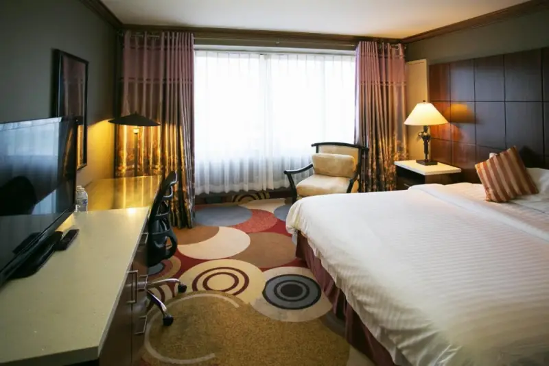 Business King Room