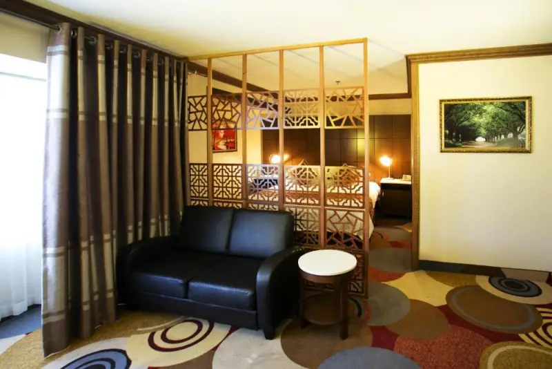 Business King Suite